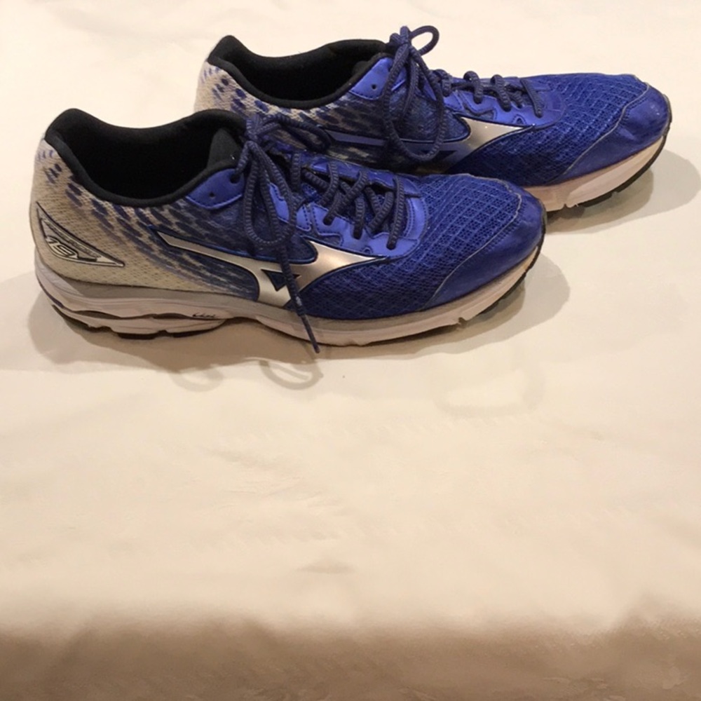 Mizuno running shoes